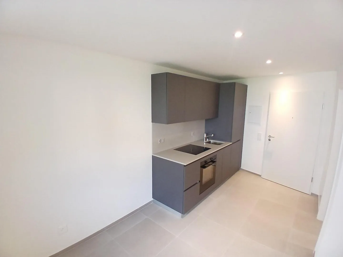 Ampio e nuovo appartamento monolocale di circa 40 m² a Bellinzona - Foto 2 di 6