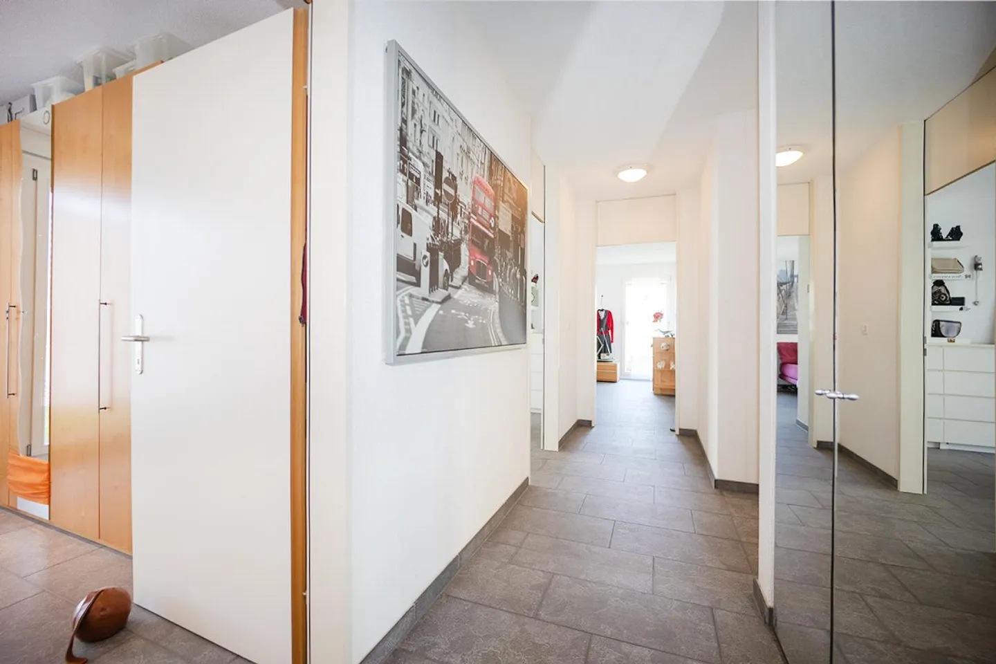 Attractive 4.5-room condominium with large garden terrace - Photo 4 of 15