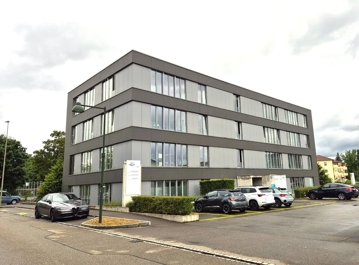 Representative as-new office spaces - Photo 1 of 12