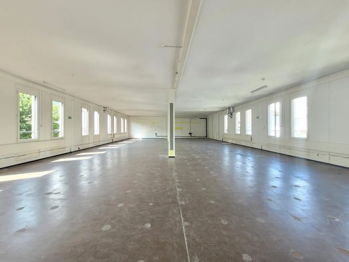 Mischgenutztes Gebäude mieten - Foto 1 von 2