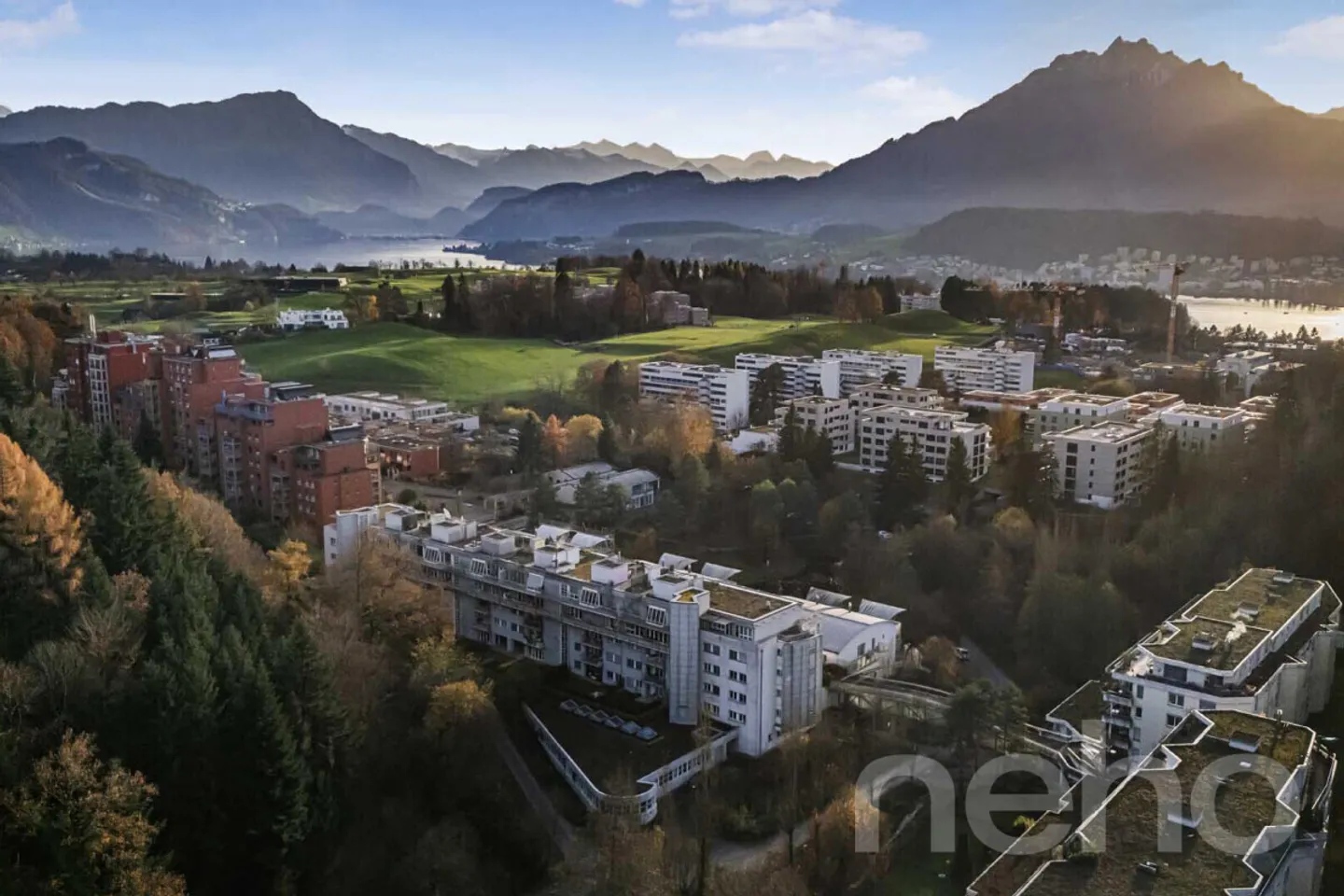 Luminoso appartamento attico di 1,5 stanze con vista sul Pilatus nel quartiere di Büttenen - Foto 2 di 12