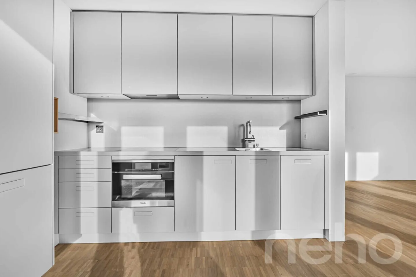 Luminoso appartamento attico di 1,5 stanze con vista sul Pilatus nel quartiere di Büttenen - Foto 3 di 12