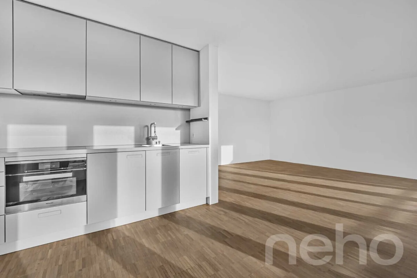 Luminoso appartamento attico di 1,5 stanze con vista sul Pilatus nel quartiere di Büttenen - Foto 5 di 12