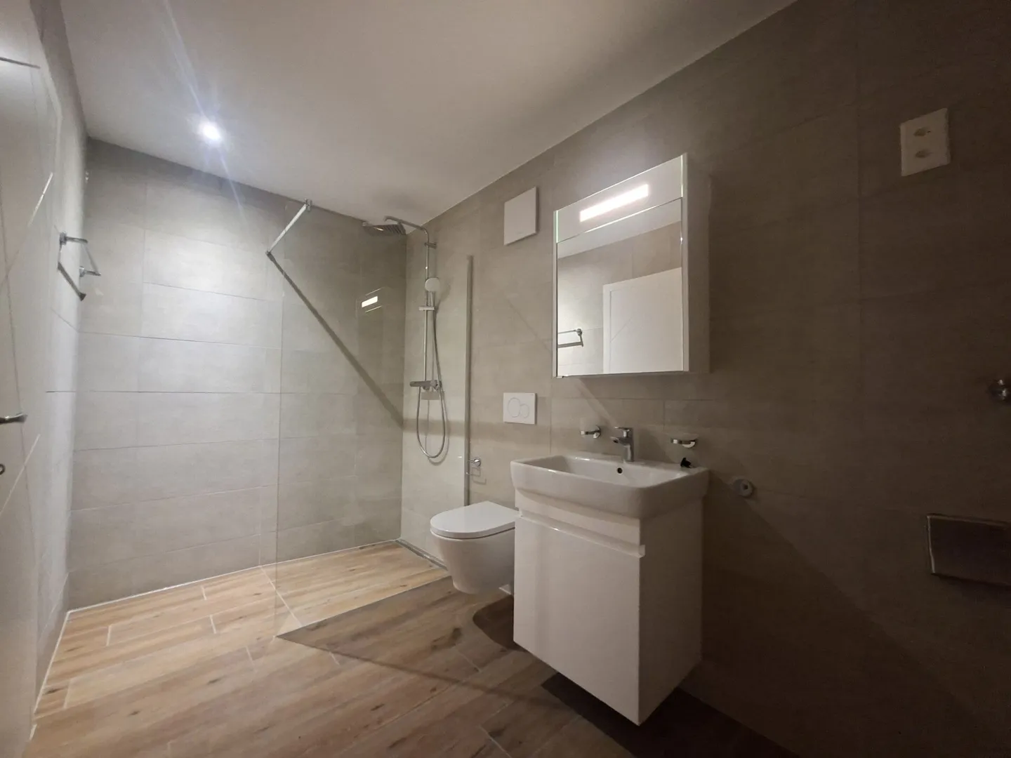Neues 3,5-Zimmer-Apartment im Erdgeschoss in Farvagny - Foto 5 von 7