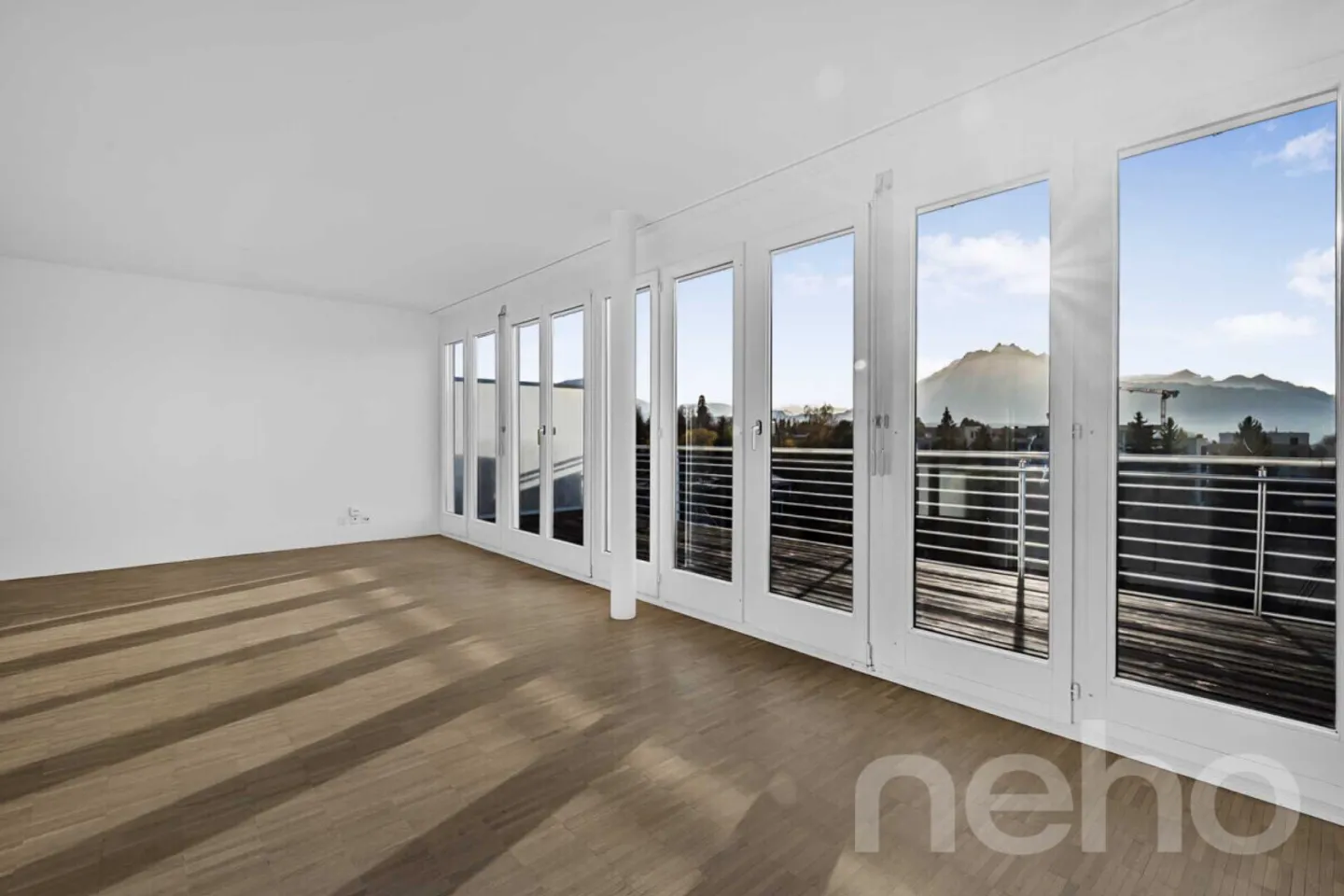 Luminoso appartamento attico di 1,5 stanze con vista sul Pilatus nel quartiere di Büttenen - Foto 7 di 12