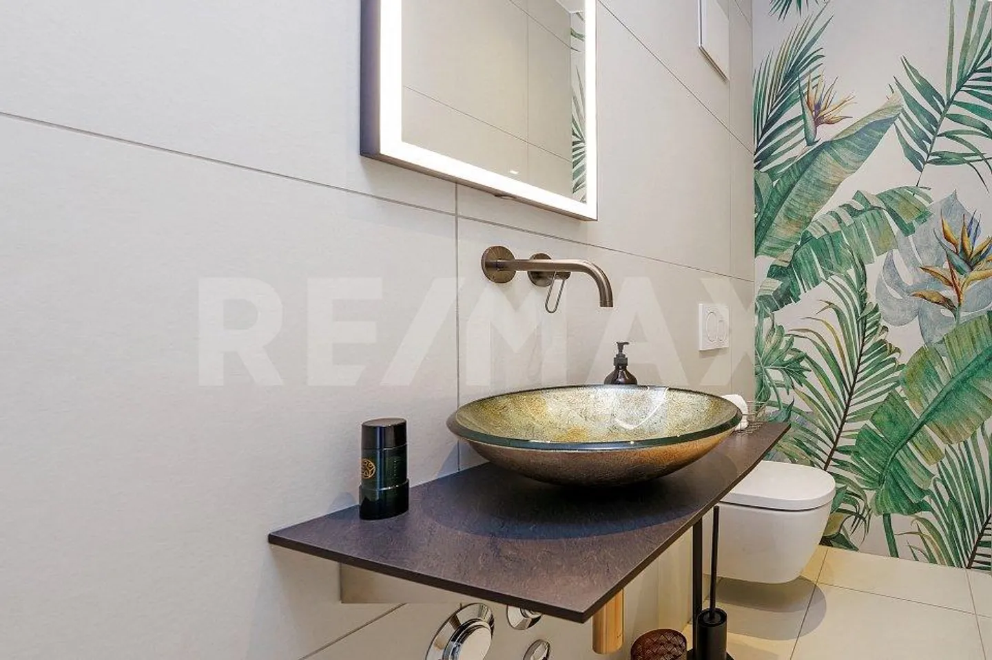 Exceptional 200 m² Attic with panoramic view - Photo 10 of 13