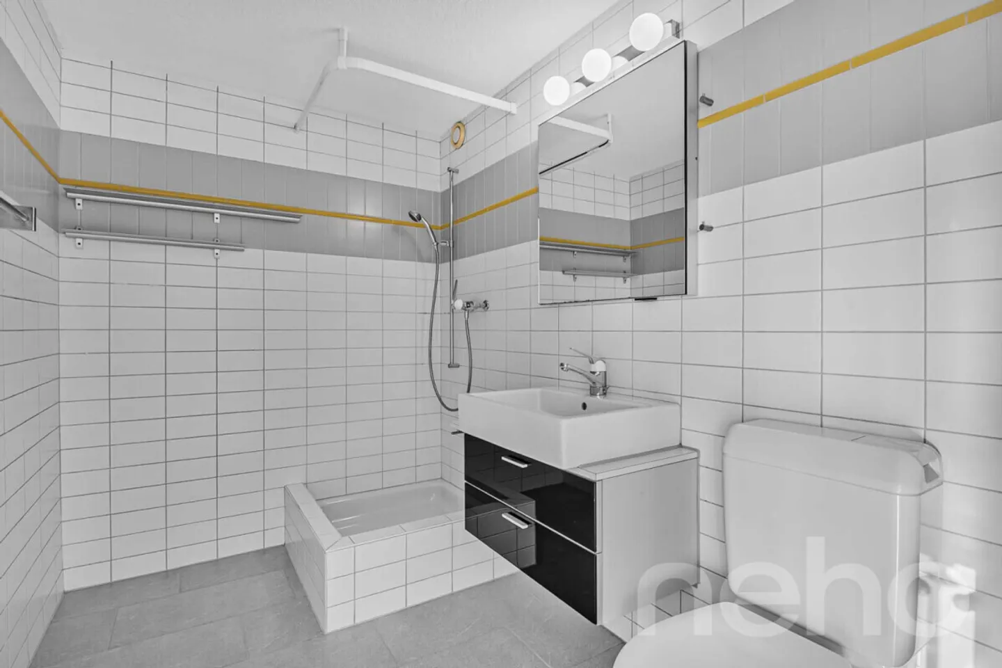 Luminoso appartamento attico di 1,5 stanze con vista sul Pilatus nel quartiere di Büttenen - Foto 9 di 12