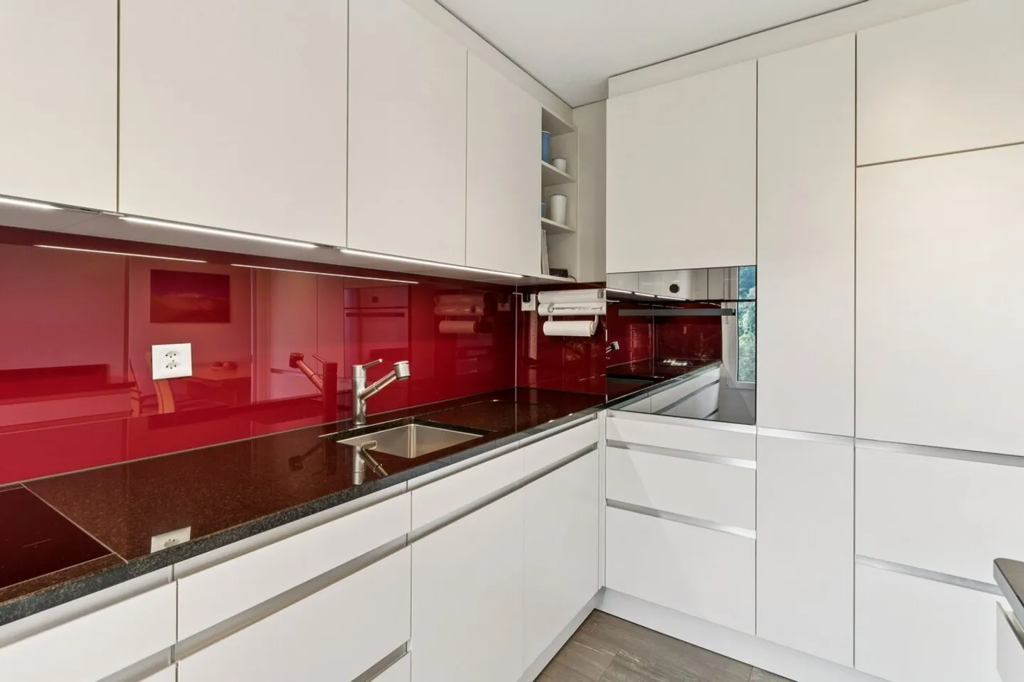 Attractive apartment in a green environment - Photo 2 of 5