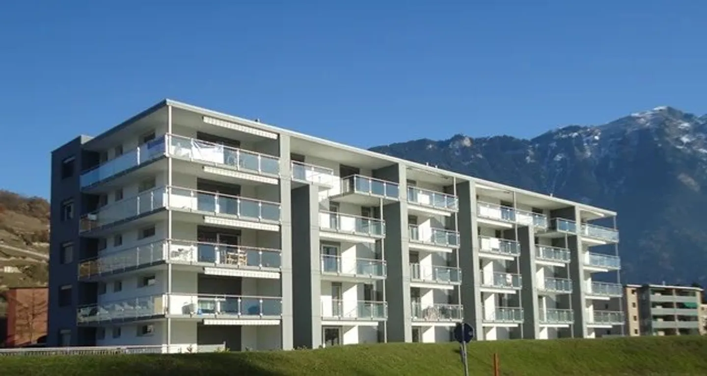 Places de parc intérieures - Photo 2 sur 3