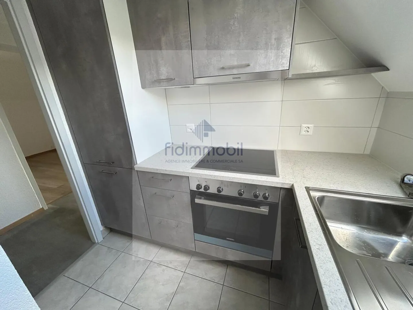 APPARTAMENTO RISTRUTTURATO IN UN QUARTIERE TRANQUILLO - Foto 3 di 8