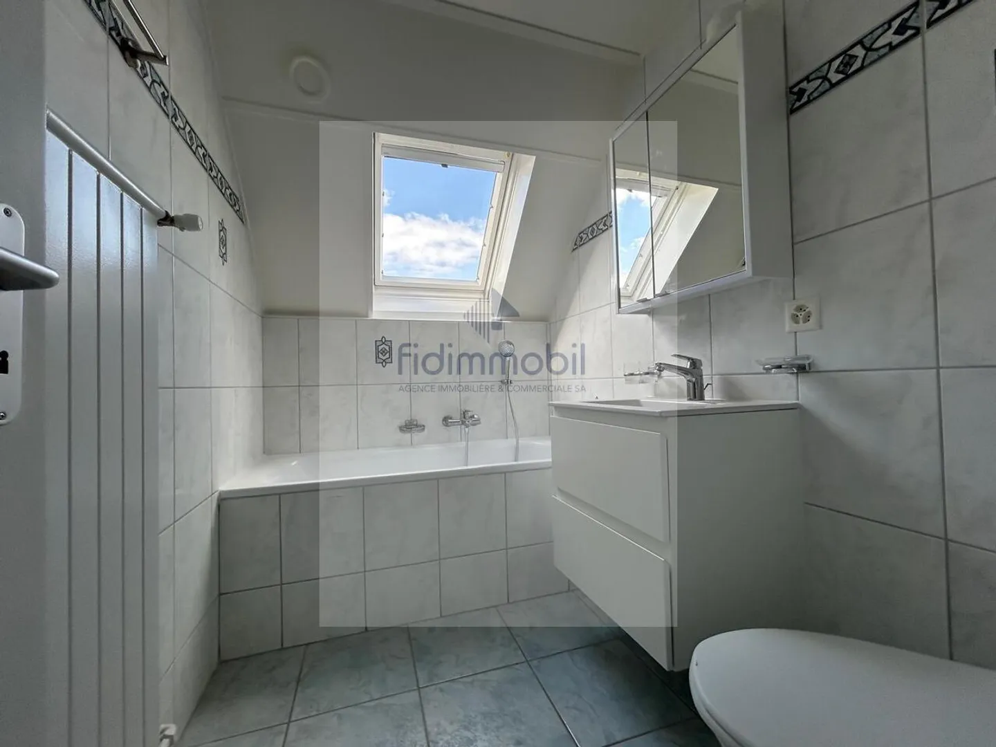 APPARTAMENTO RISTRUTTURATO IN UN QUARTIERE TRANQUILLO - Foto 8 di 8