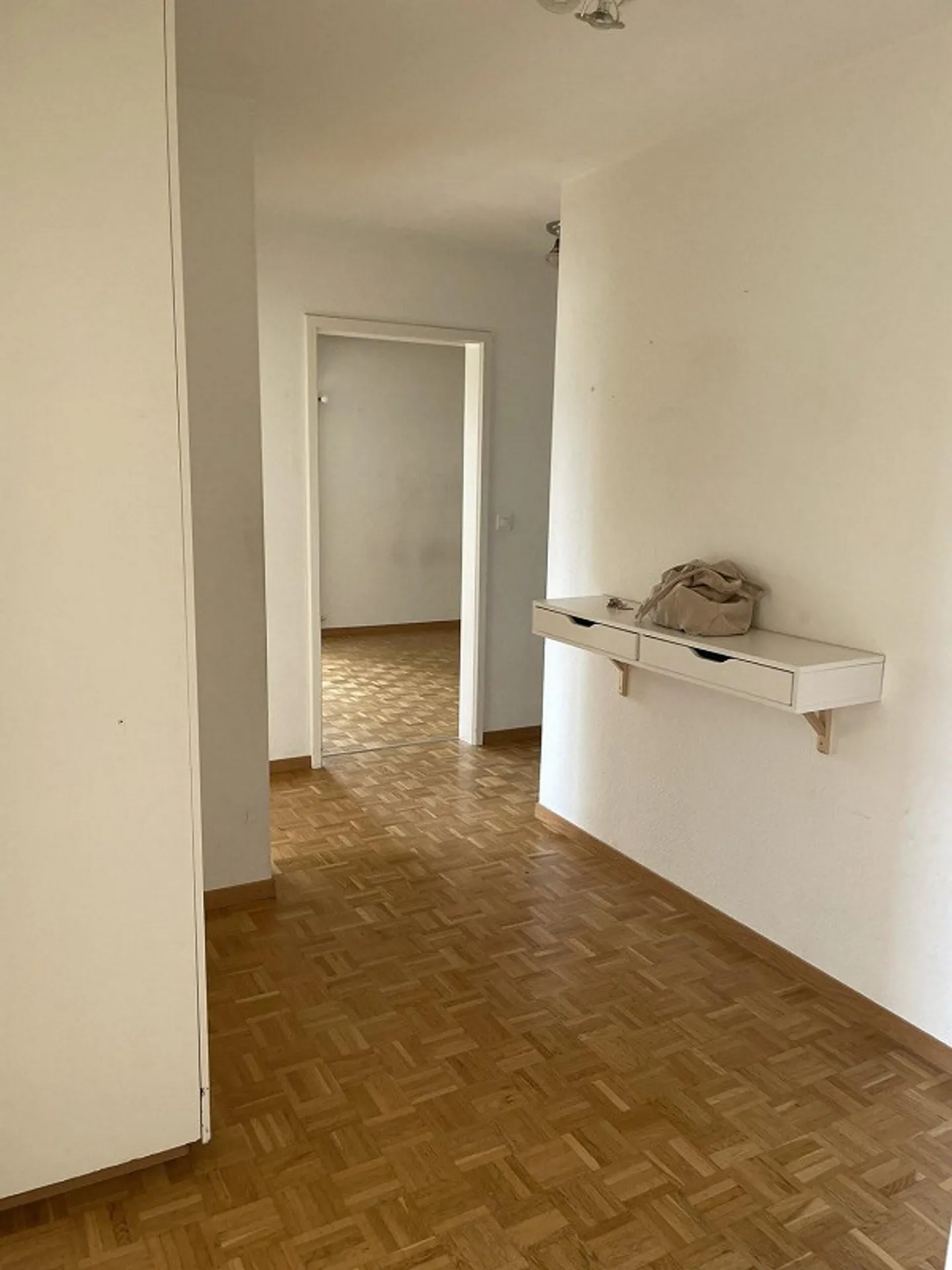 Limited 4-room apartment on the 1st floor - Photo 4 of 13