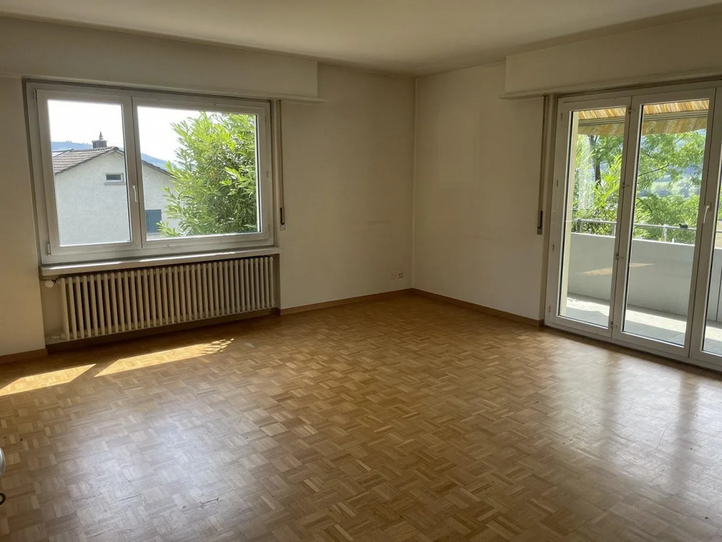 Limited 4-room apartment on the 1st floor - Photo 5 of 13