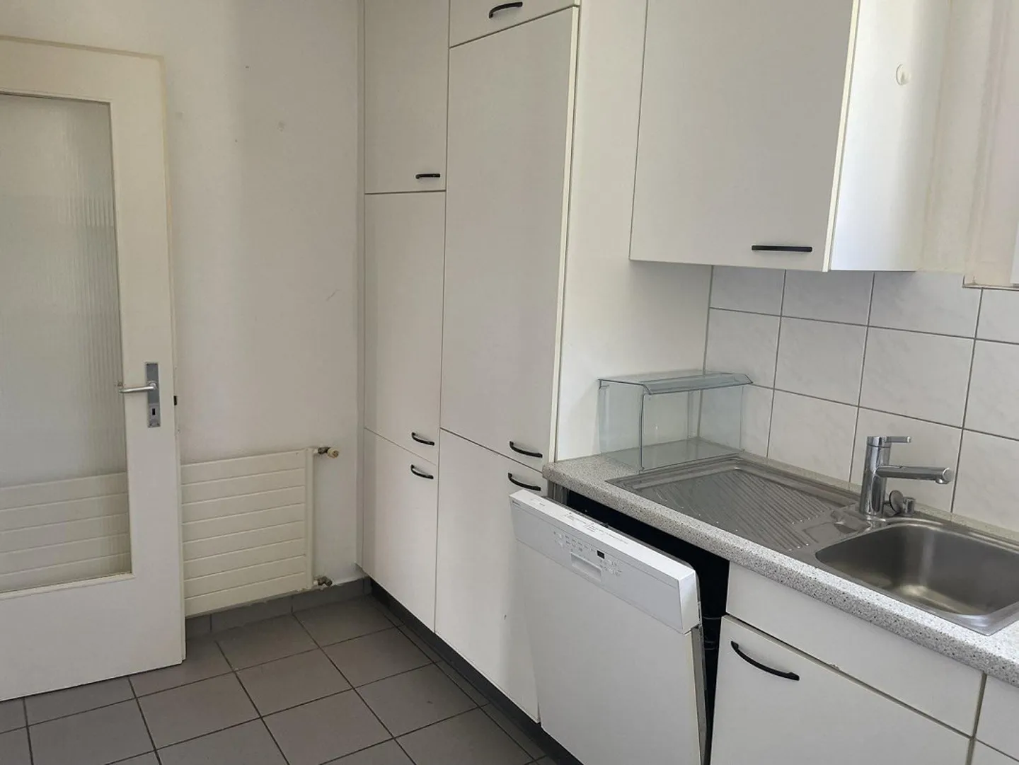 Limited 4-room apartment on the 1st floor - Photo 9 of 13