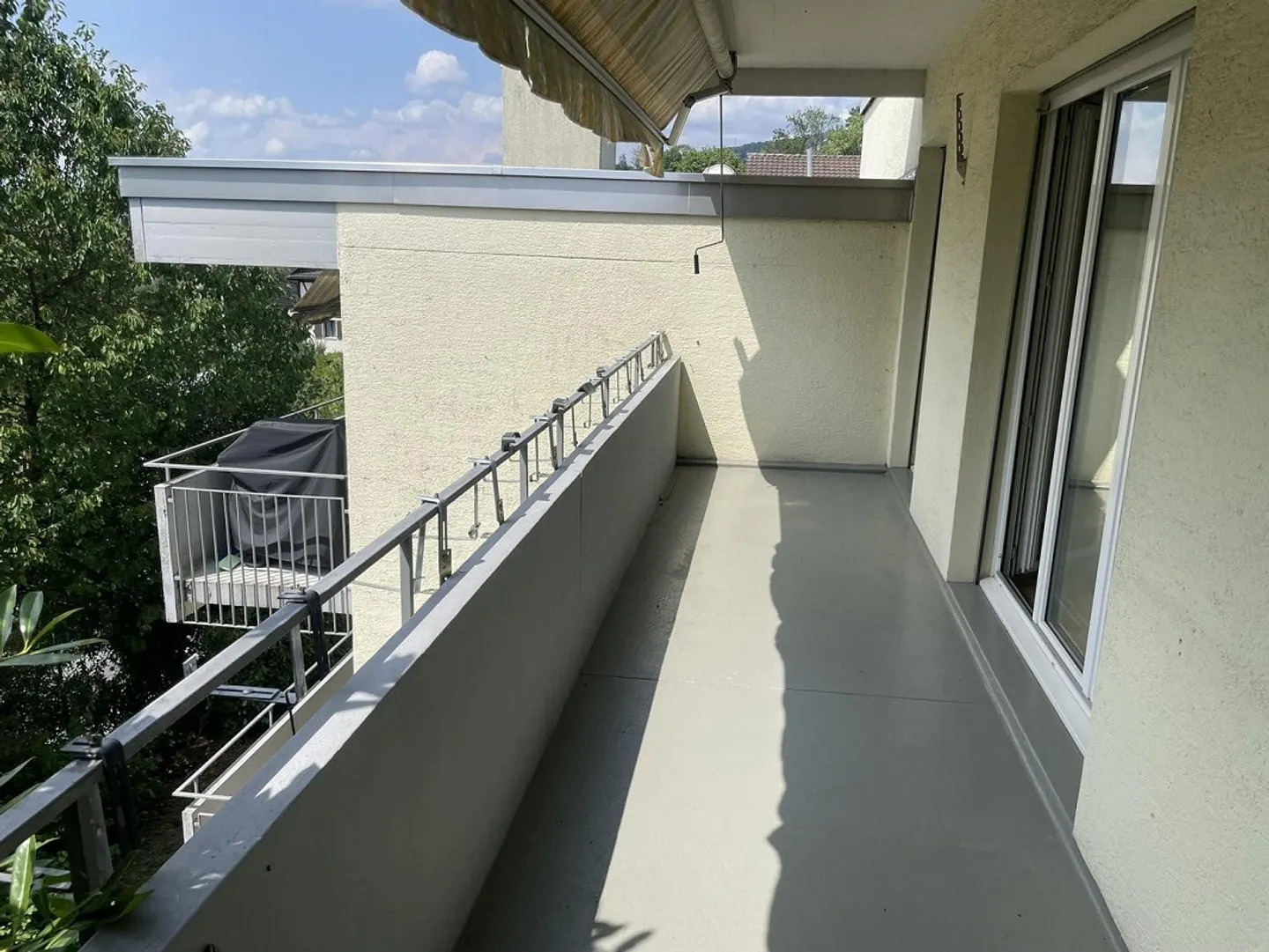 Limited 4-room apartment on the 1st floor - Photo 3 of 13