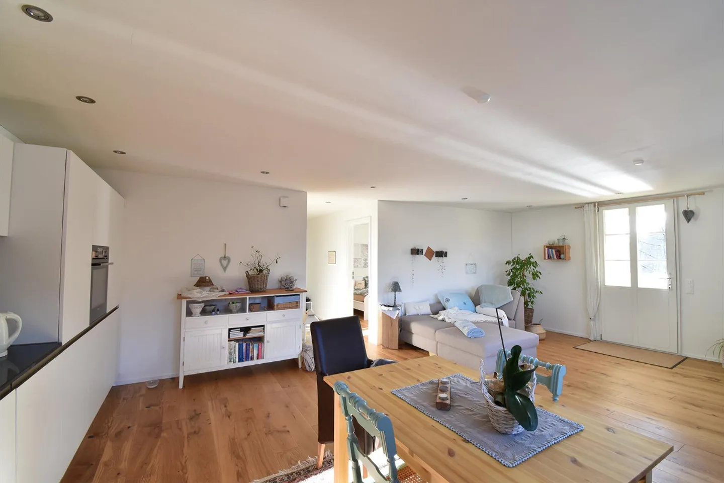 Dream apartment with spectacular view of the Aare - Photo 4 of 5