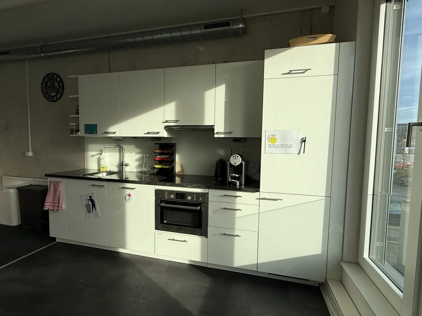 Representative as-new office spaces - Photo 6 of 12