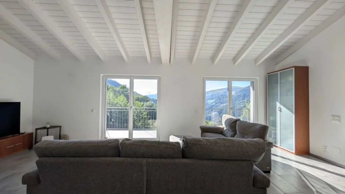 Prestigio e Natura in Perfetta Armonia - La Residenza che Unisce Eleganza e Tranquillità - Foto 5 di 22
