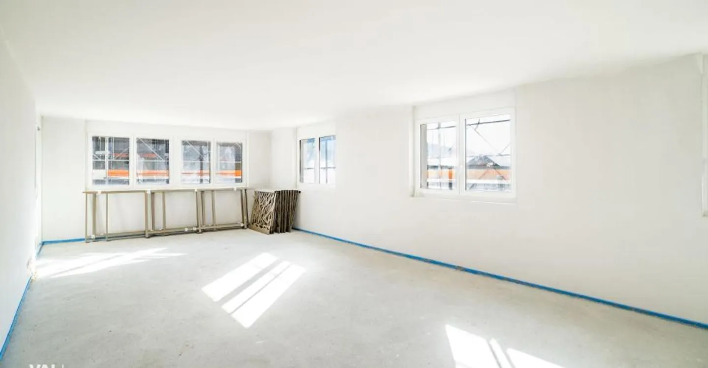 High-quality new apartment: Bright living with style - Photo 3 of 9