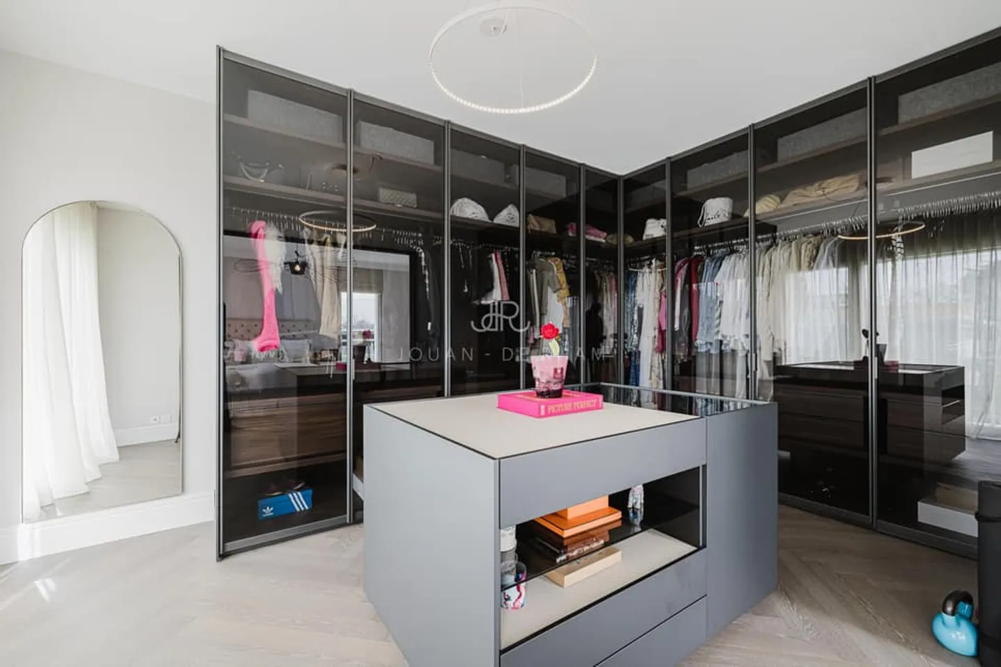 Magnificent contemporary house - Photo 7 of 9