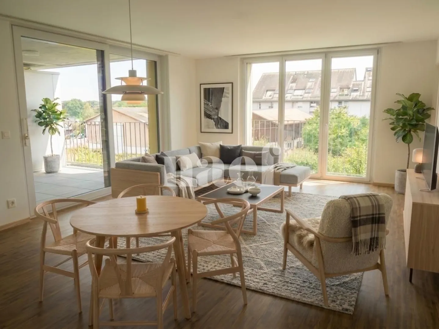 Beautiful bright 4.5-room apartment on the 3rd floor with balconies - Photo 3 of 7