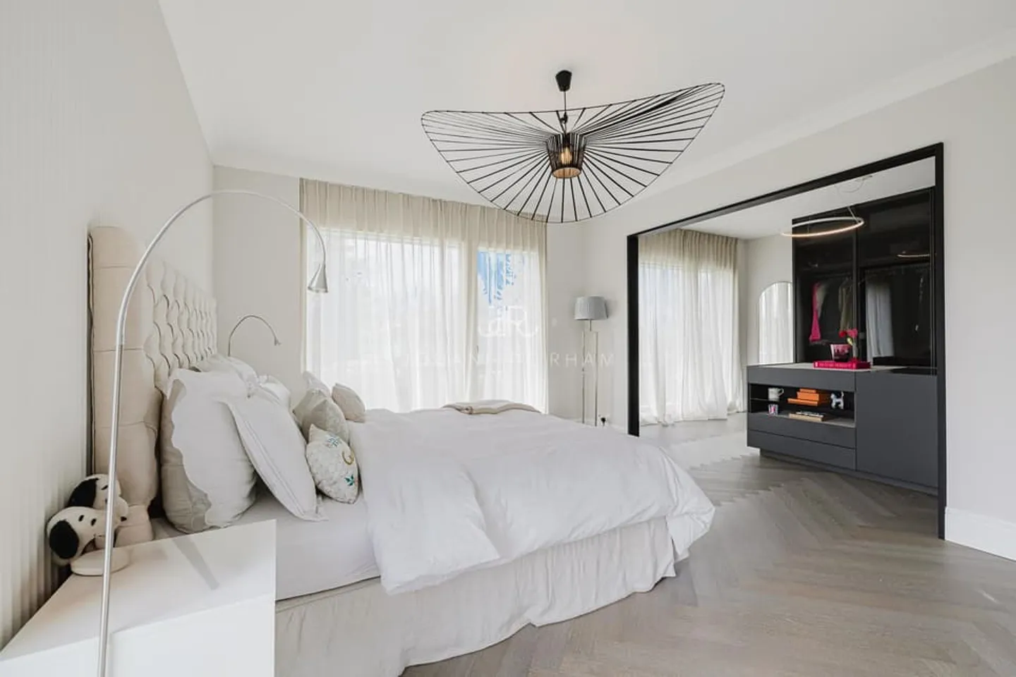 Magnificent contemporary house - Photo 6 of 9