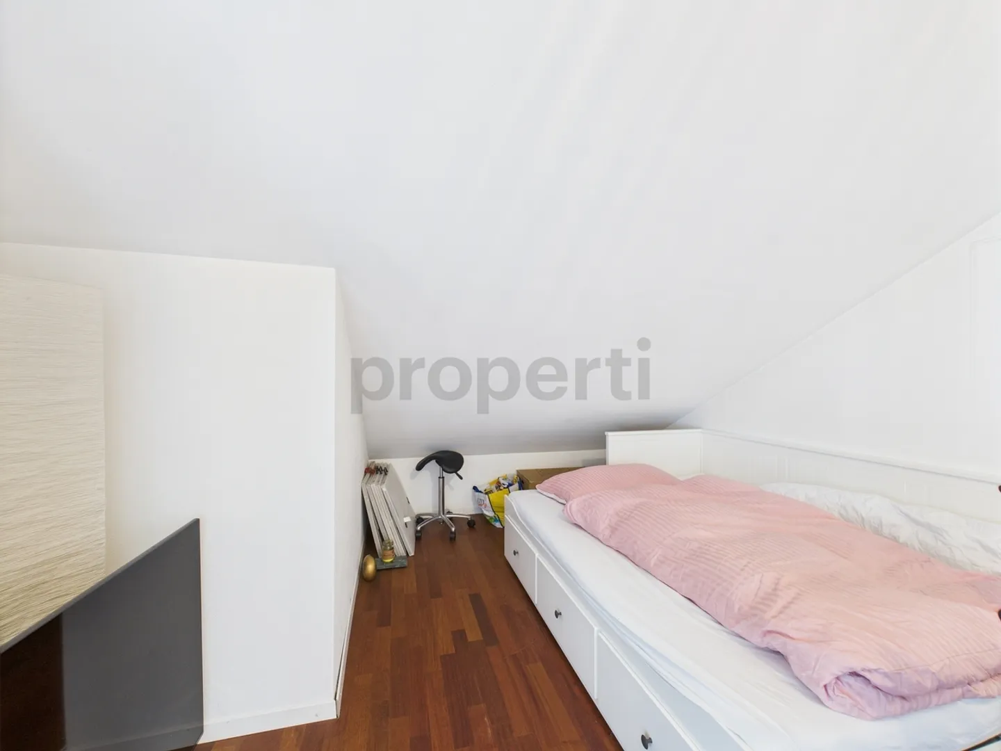 Appartement en duplex exclusif et charismatique de 5,5 pièces avec une magnifique terrasse sur le toit à Schaffhouse - Photo 8 sur 13