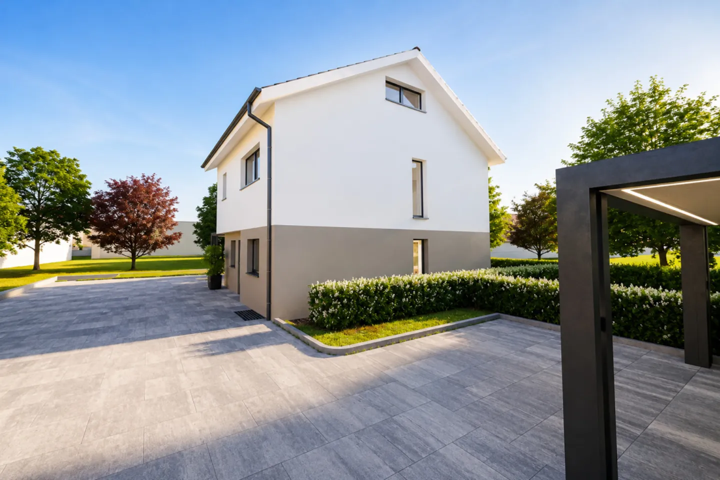 Modern Detached House with High-Quality Finishes - Photo 2 of 19