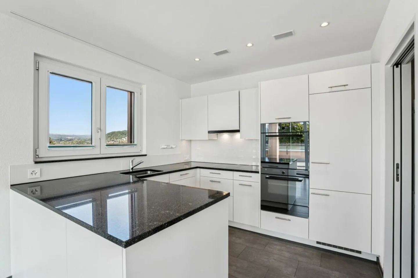 ATTIKA - PANORAMIC VIEW - TERRACE - Photo 4 of 13