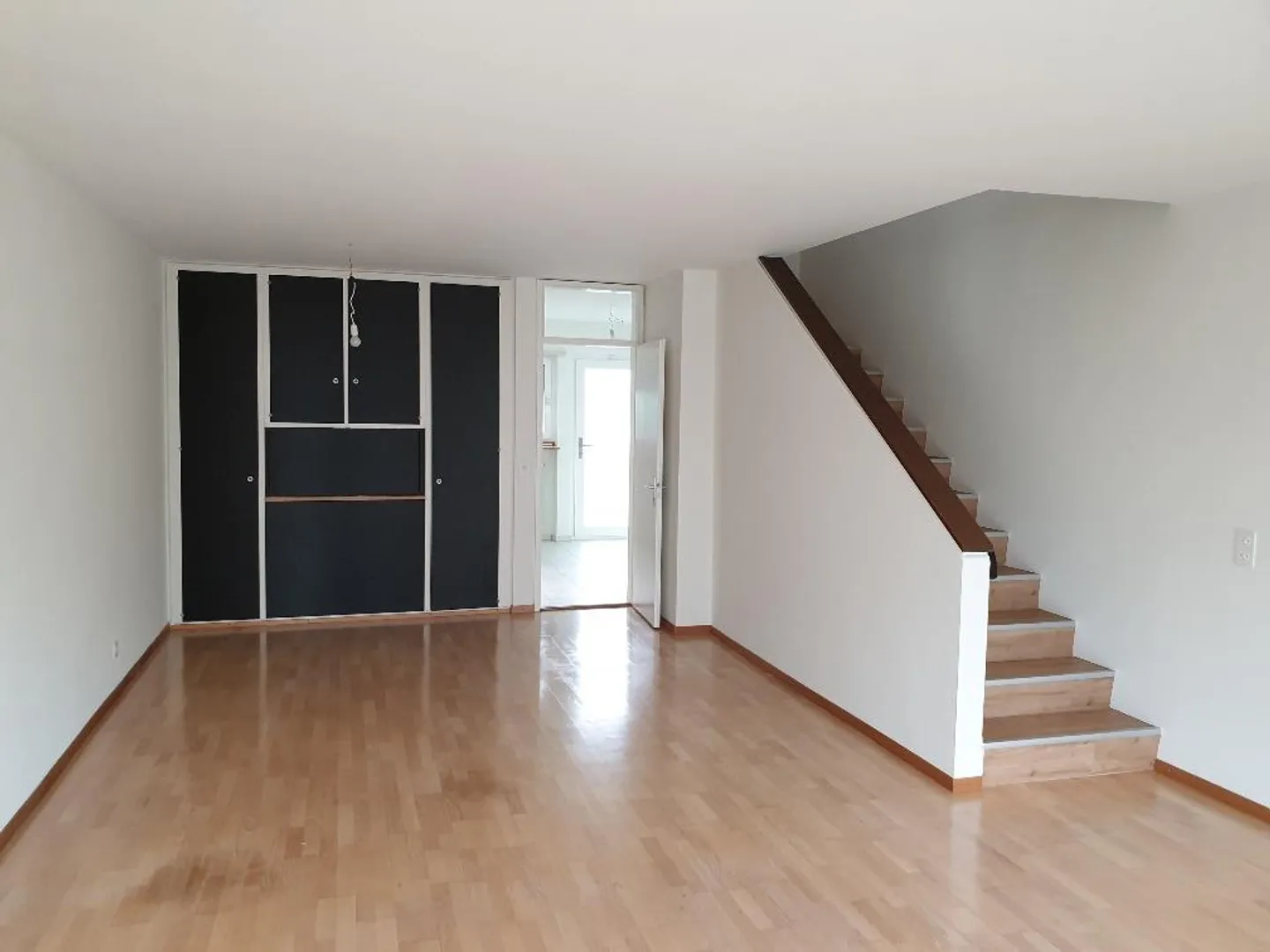 Casa a schiera attraente di 4,5 stanze - Foto 3 di 10