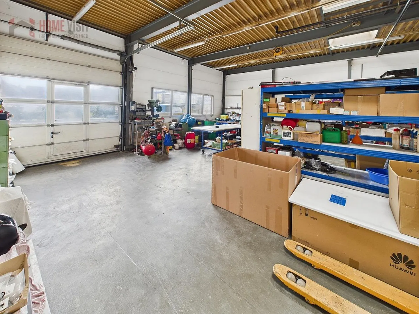 Prime Location in Gunzgen – Residential & Commercial Building with Yield Potential - Photo 5 of 14