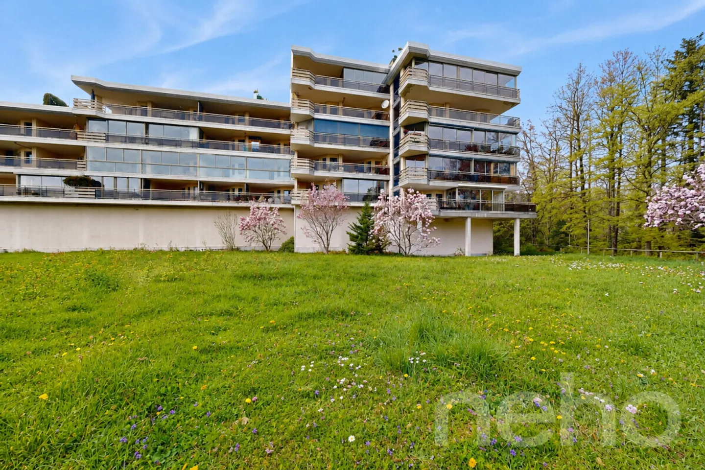 Appartement avec vue panoramique sur le lac et les Alpes, près du centre - Photo 2 sur 12