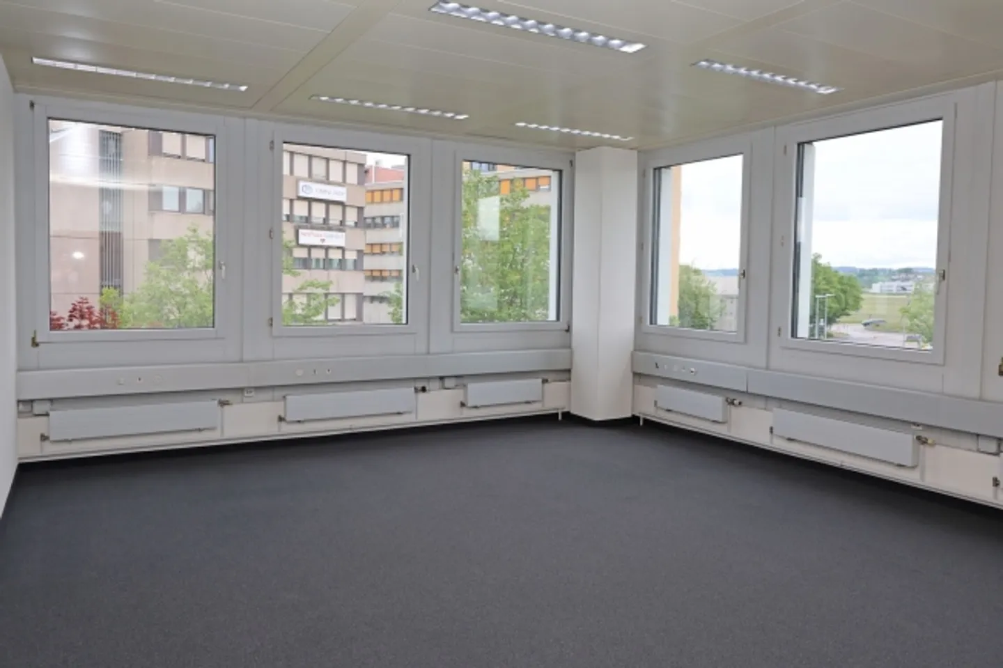 Office space for rent - Photo 5 of 5