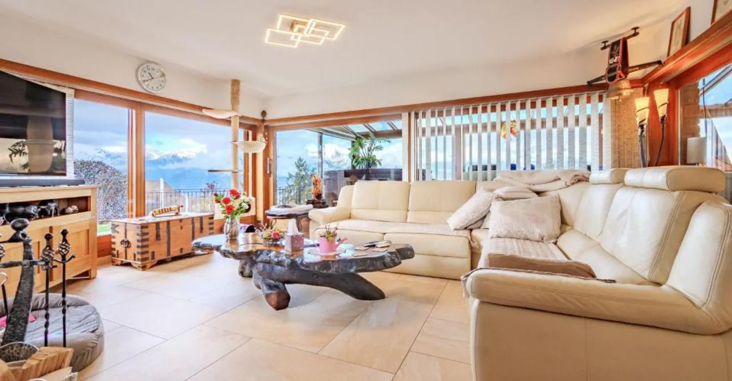 Chalet mit außergewöhnlichem Panorama, das von Liebe und Leidenschaft geprägt ist - Foto 4 von 13