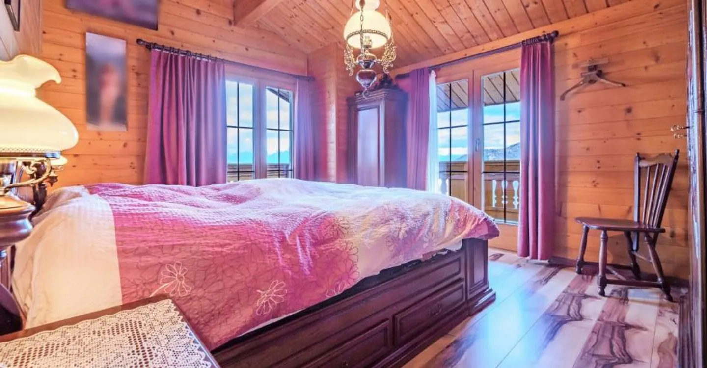 Chalet mit außergewöhnlichem Panorama, das von Liebe und Leidenschaft geprägt ist - Foto 9 von 13