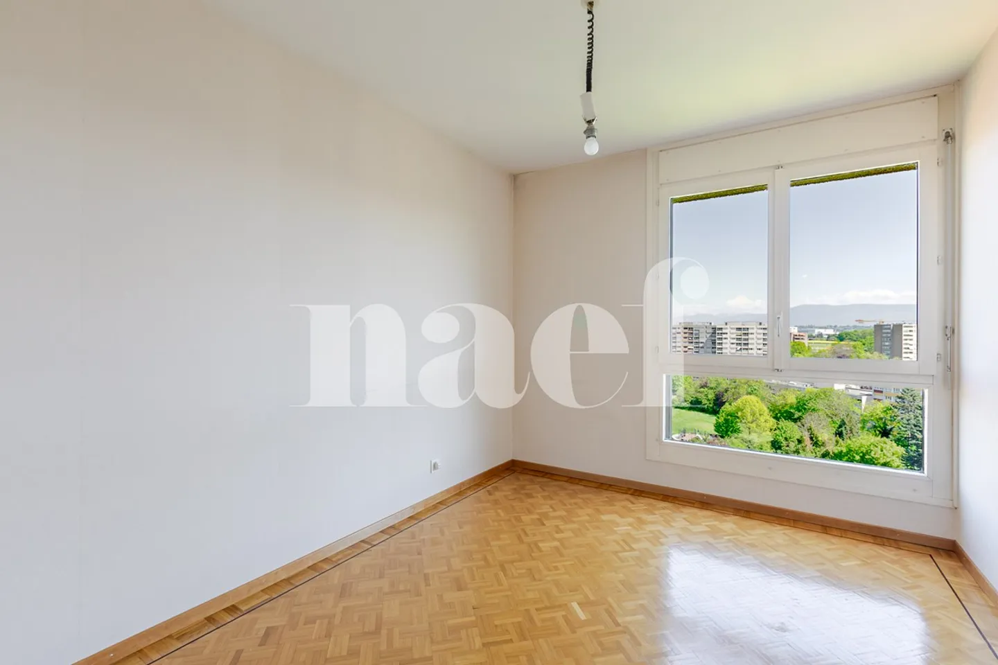 Attico con 5 camere e vista sul Giura - Foto 7 di 12