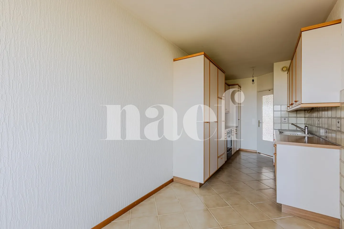 Attico con 5 camere e vista sul Giura - Foto 5 di 12