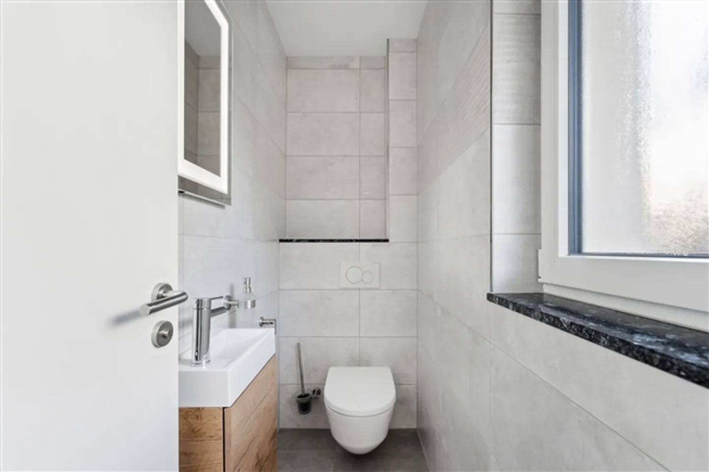 Attractive 5.5-room semi-detached house with versatile space offerings - Photo 7 of 13