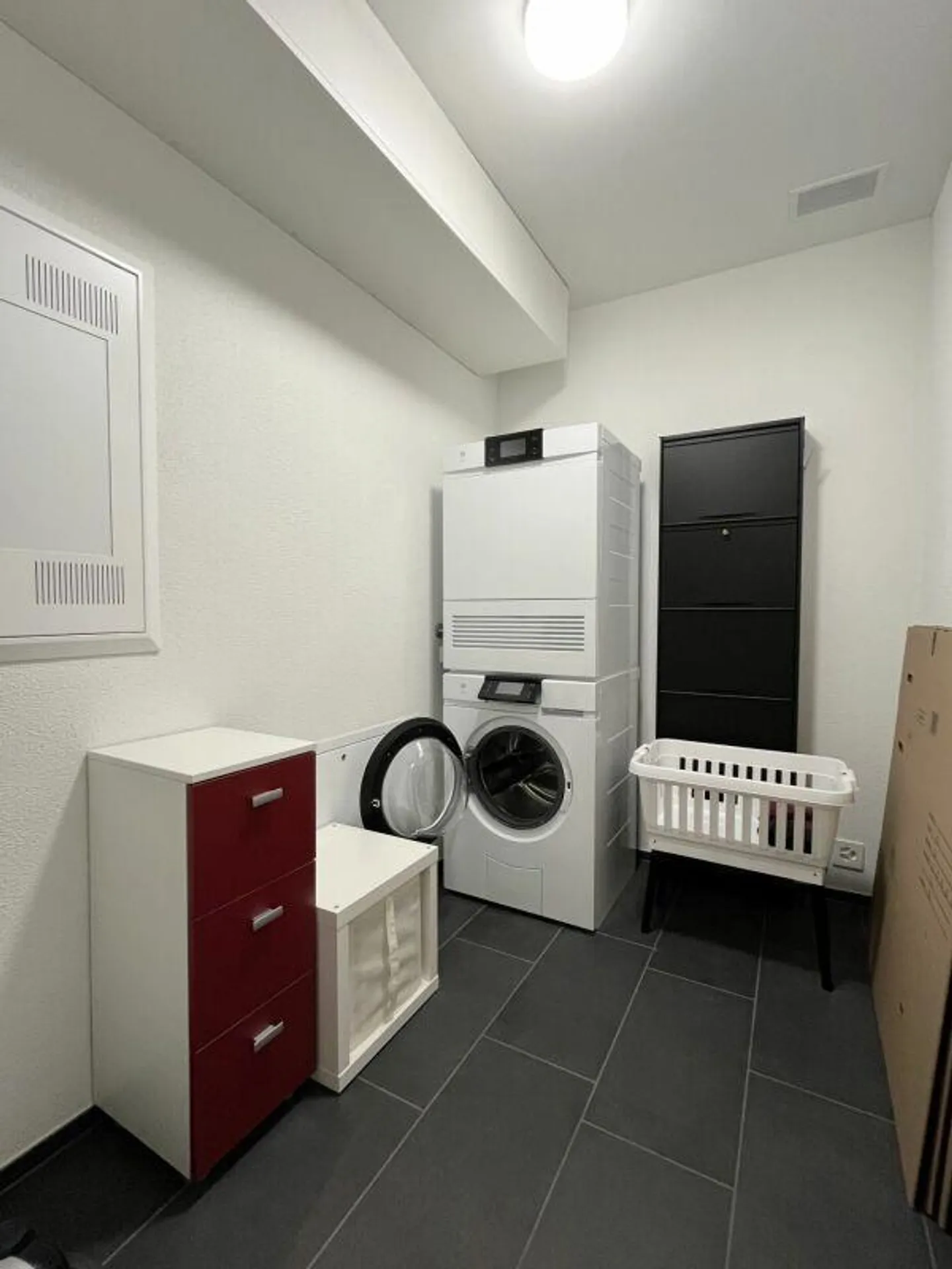 Dopo la prima occupazione - Moderno appartamento di 2,5 locali nel cuore di Uffikon - Foto 4 di 6