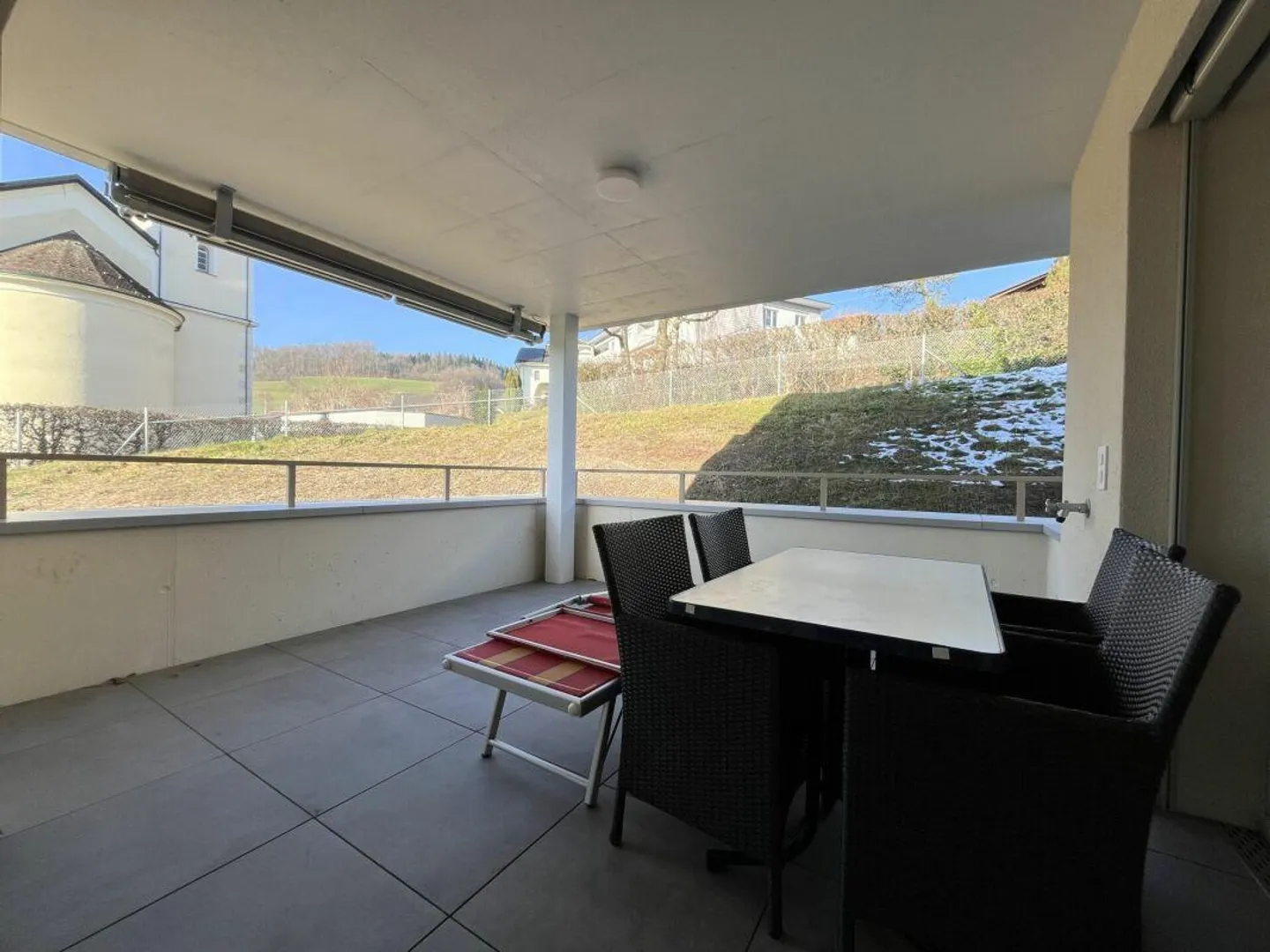 Dopo la prima occupazione - Moderno appartamento di 2,5 locali nel cuore di Uffikon - Foto 5 di 6