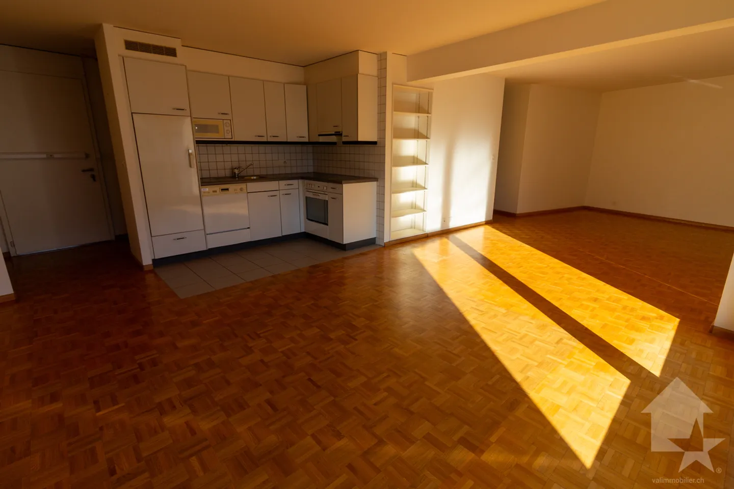 Magnifico appartamento di 4.5 stanze situato nel centro città - Foto 2 di 26