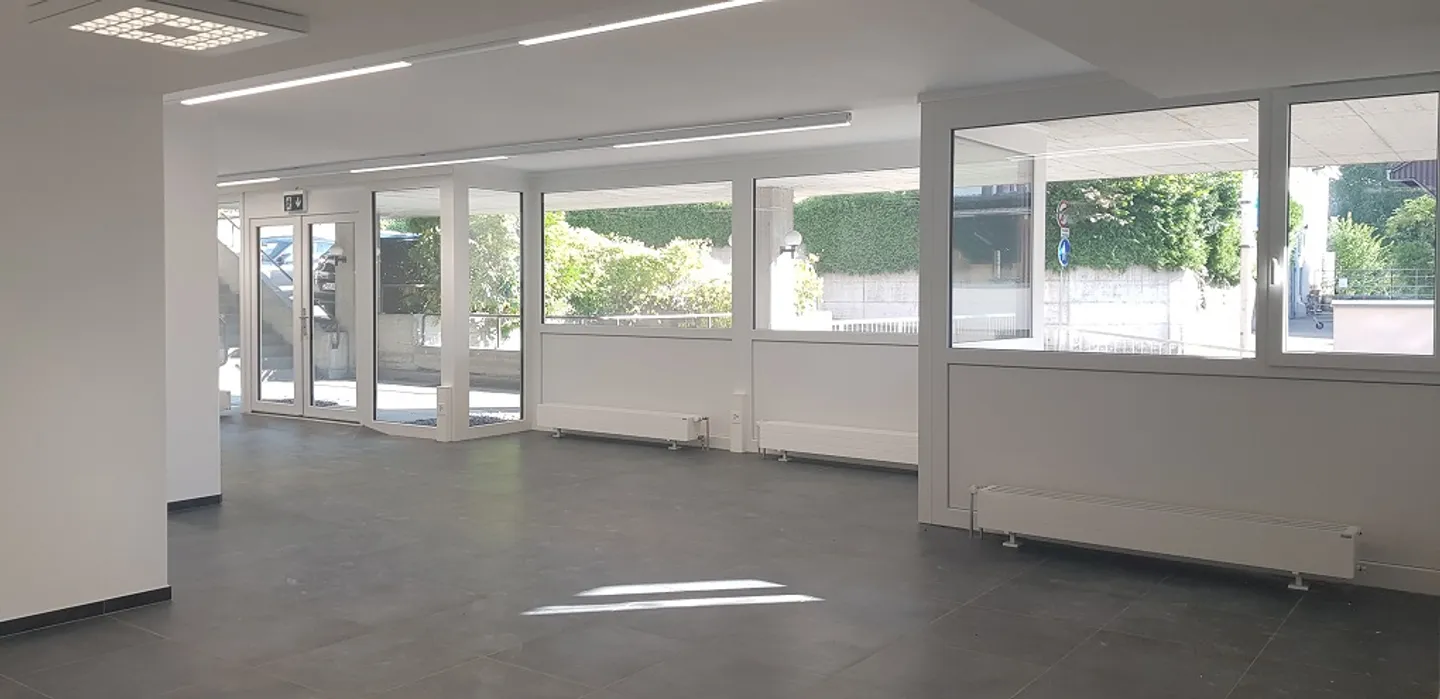 Espace Commercial Rénové - Photo 2 sur 18