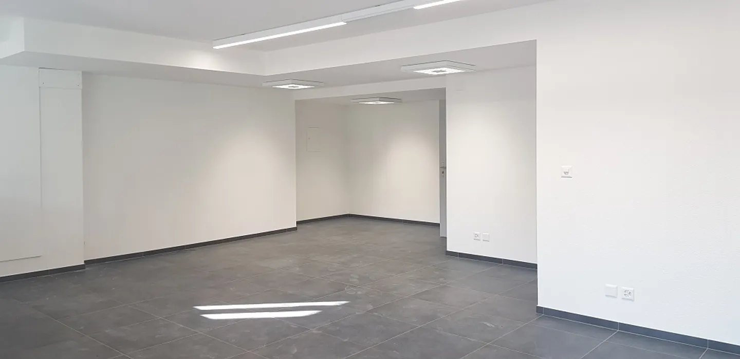 Espace Commercial Rénové - Photo 15 sur 18