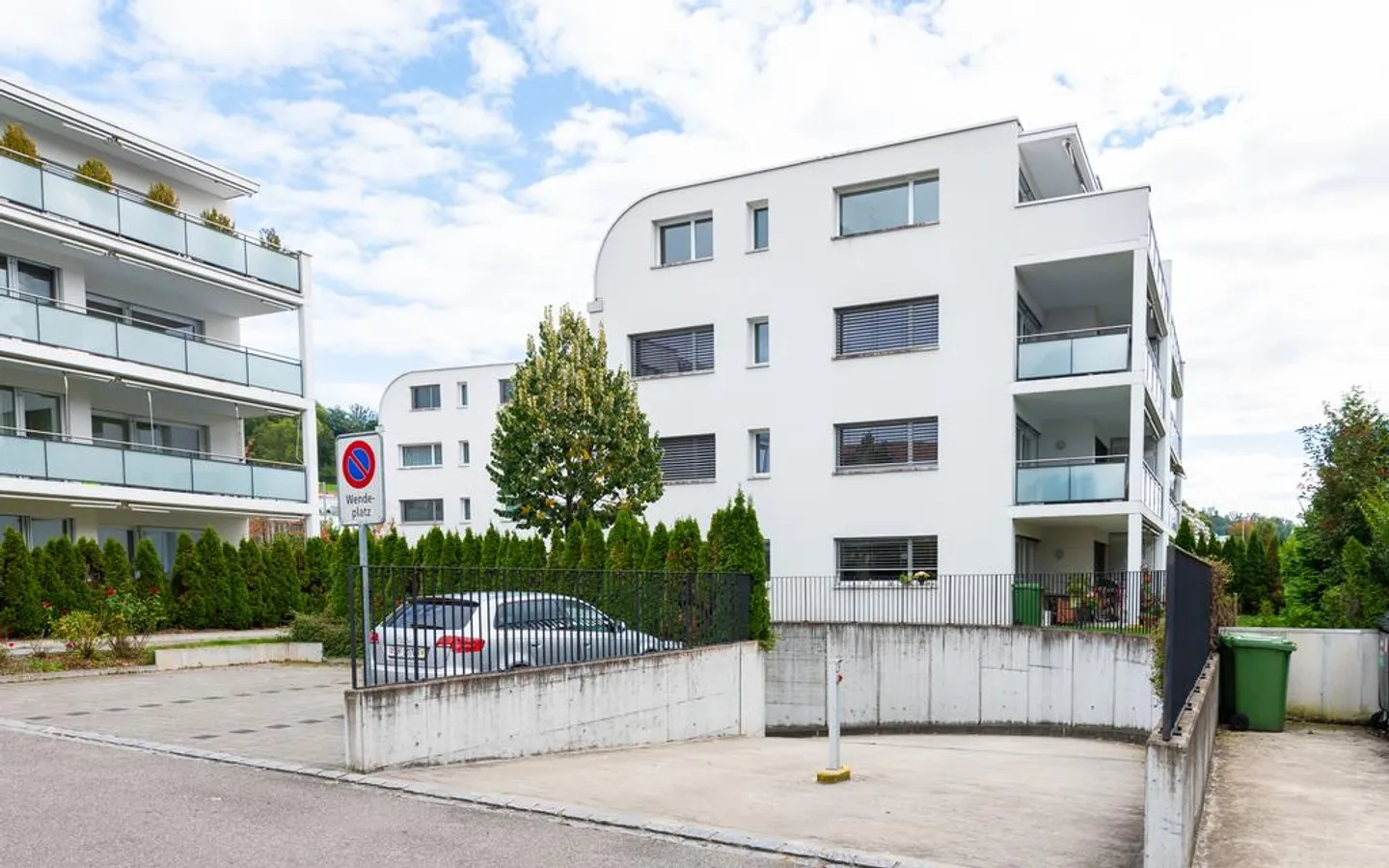 Place de stationnement à louer - emplacement facilement accessible - Photo 1 sur 2