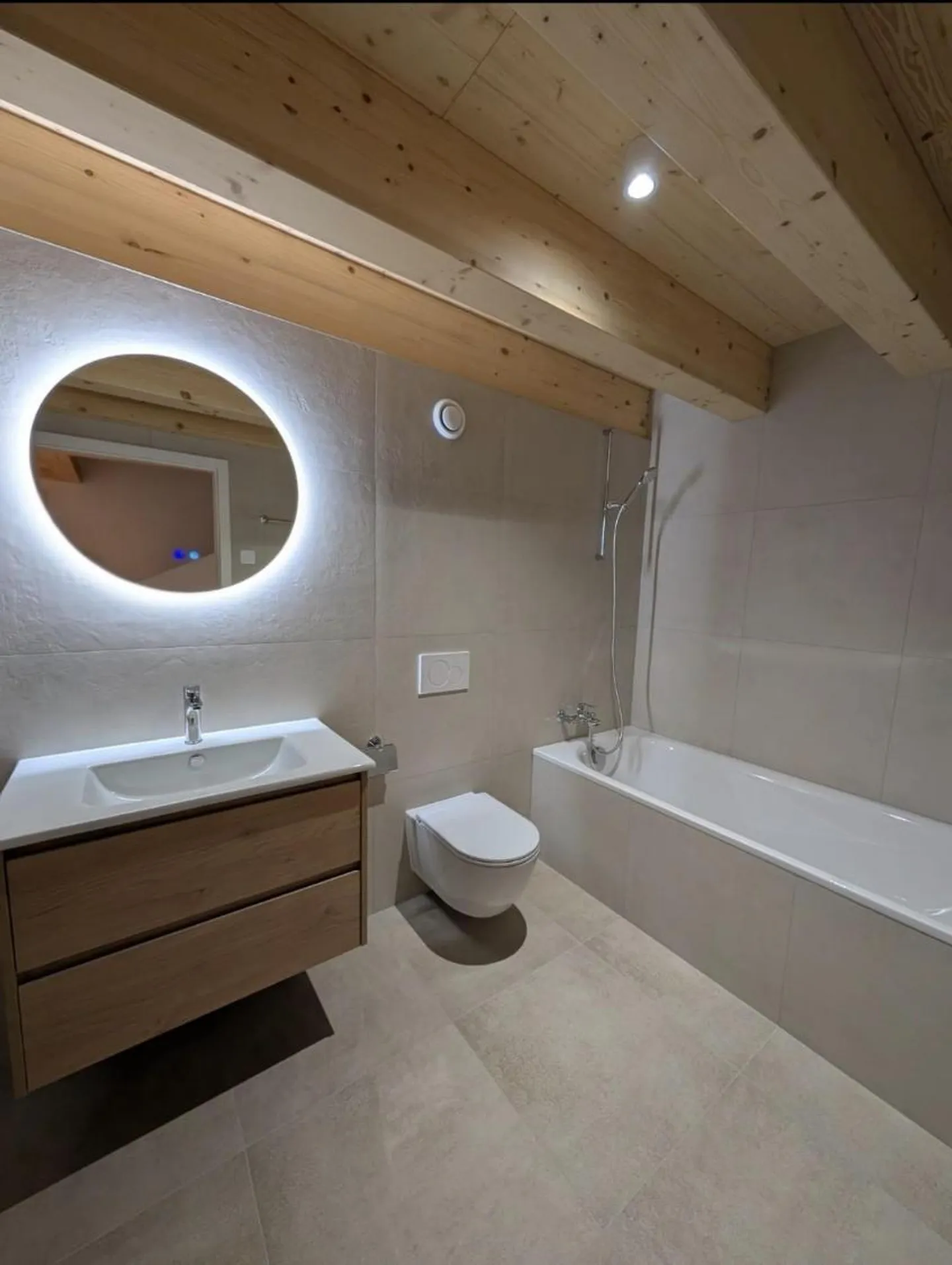 Charming Duplex Apartment - Photo 4 of 10