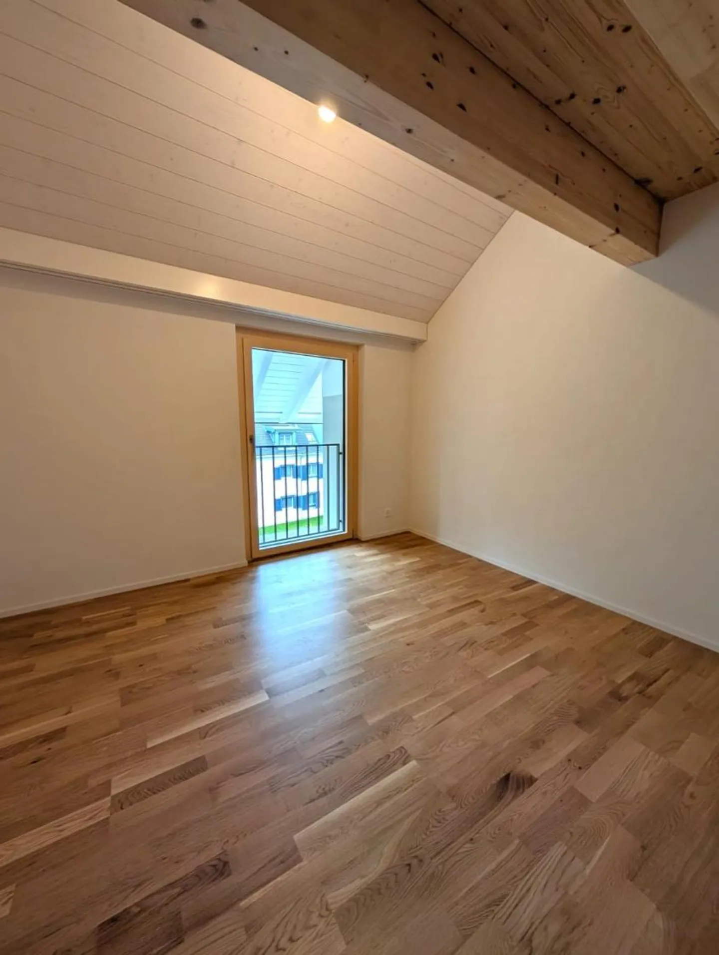 Charming Duplex Apartment - Photo 6 of 10