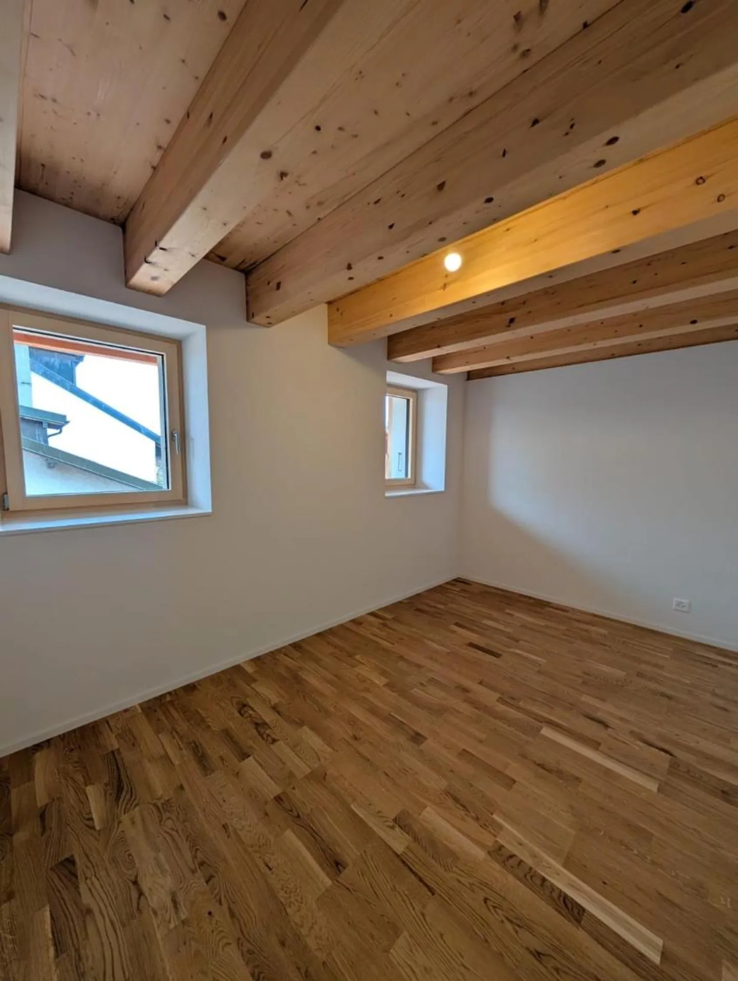 Charming Duplex Apartment - Photo 8 of 10