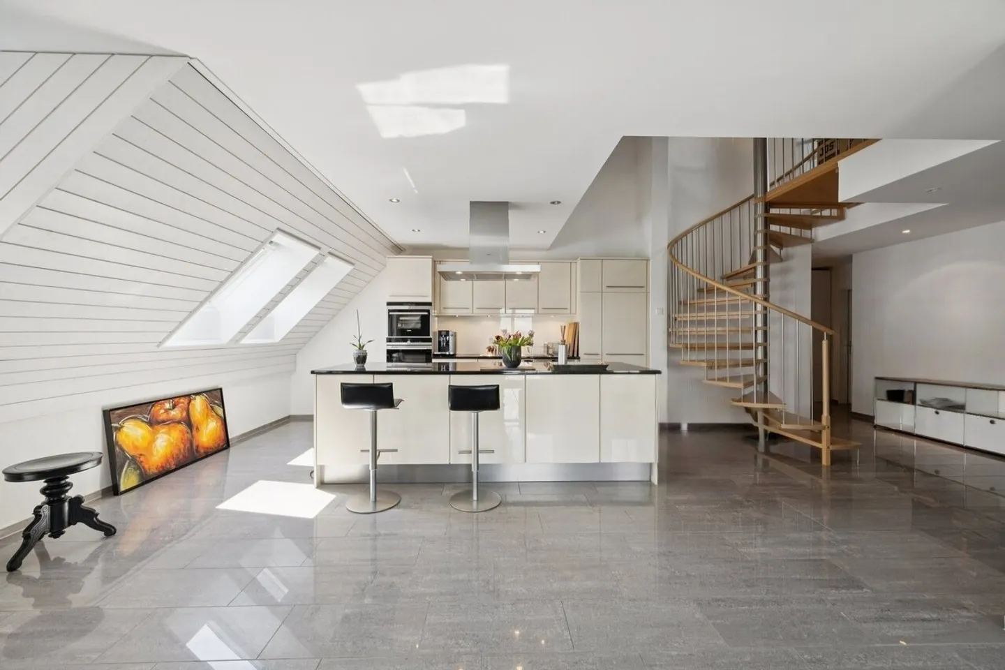 Maisonette 6.5 pièces élégante - Photo 2 sur 8