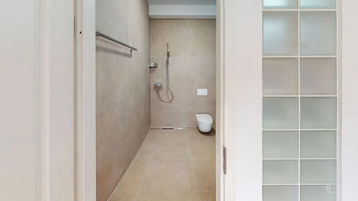 Freshly renovated 2.5-room apartment in Wil AG - ready for immediate occupancy - Photo 3 of 5
