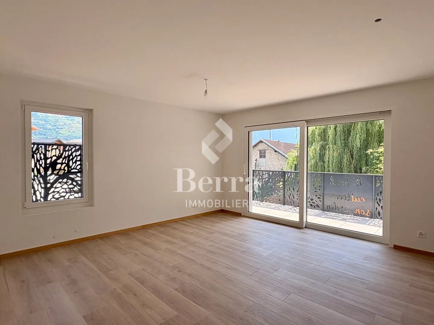 NEW!!! 3.5-Room Apartment! AVAILABLE IMMEDIATELY - Photo 2 of 12